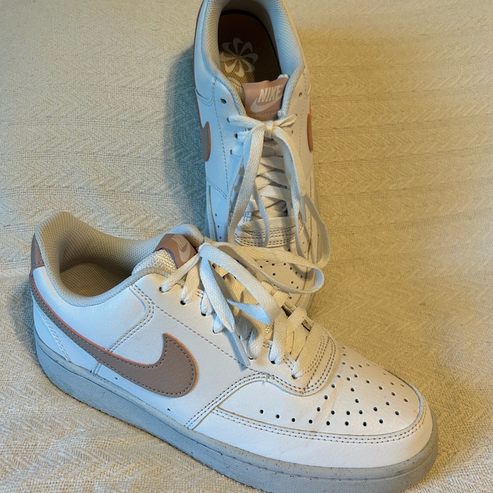 Nike Women's Sneakers - White and Tan